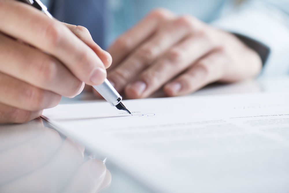 Strong Contracts for Strong Businesses: 5 Clauses You Should Have in Every Contract